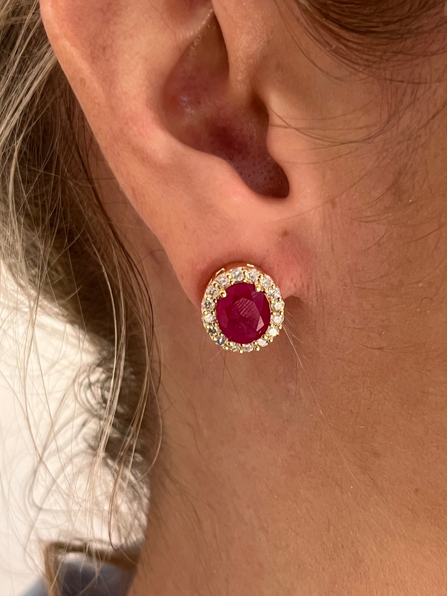 Aretes Roseta Rubi Grande