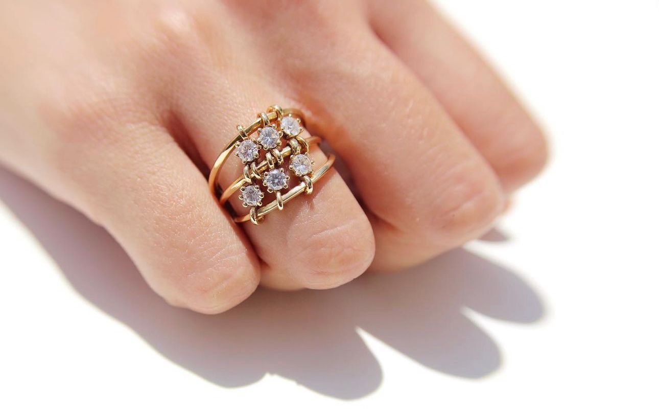 Anillo Fiorella