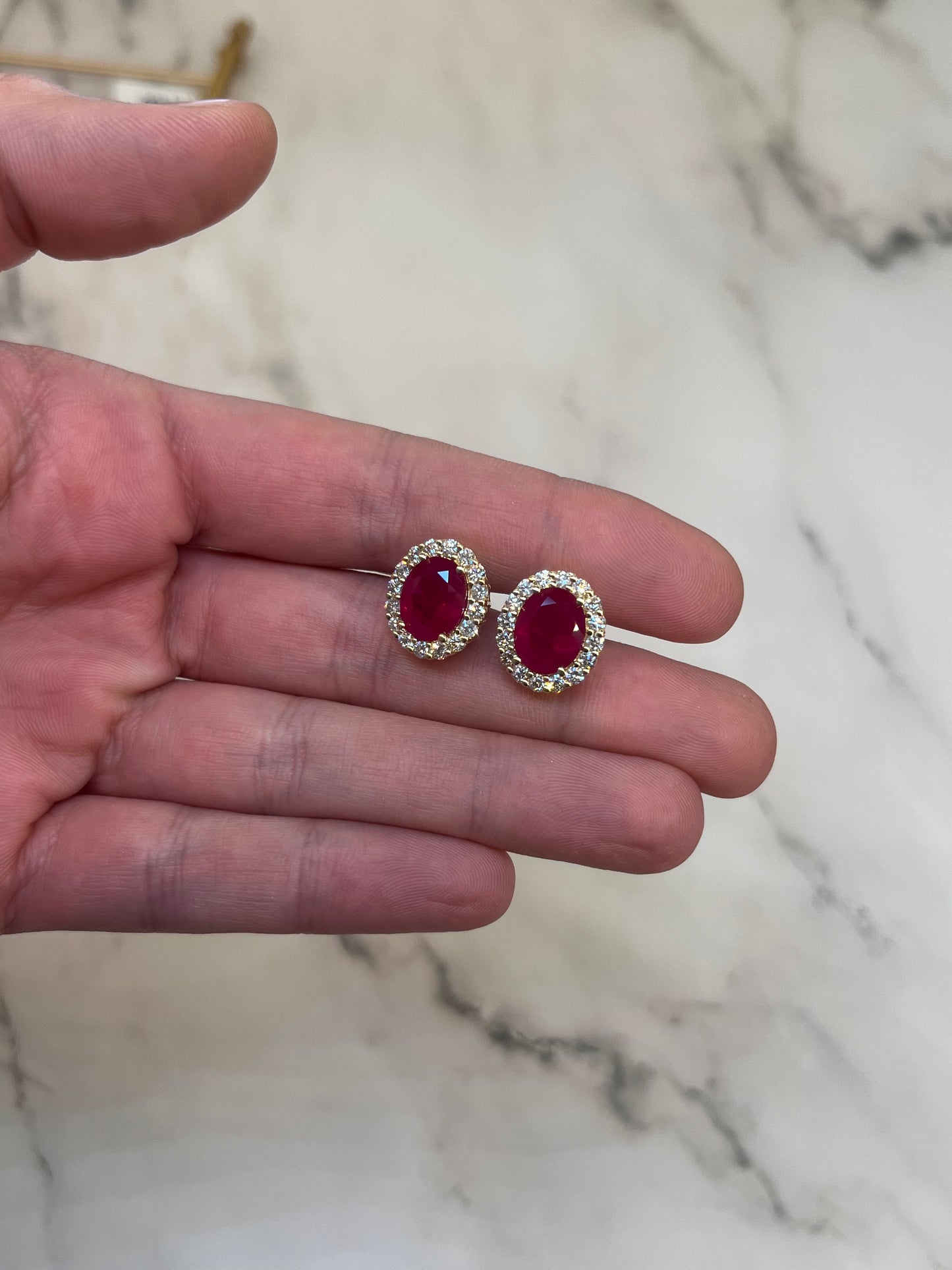 Aretes Roseta Rubi Grande