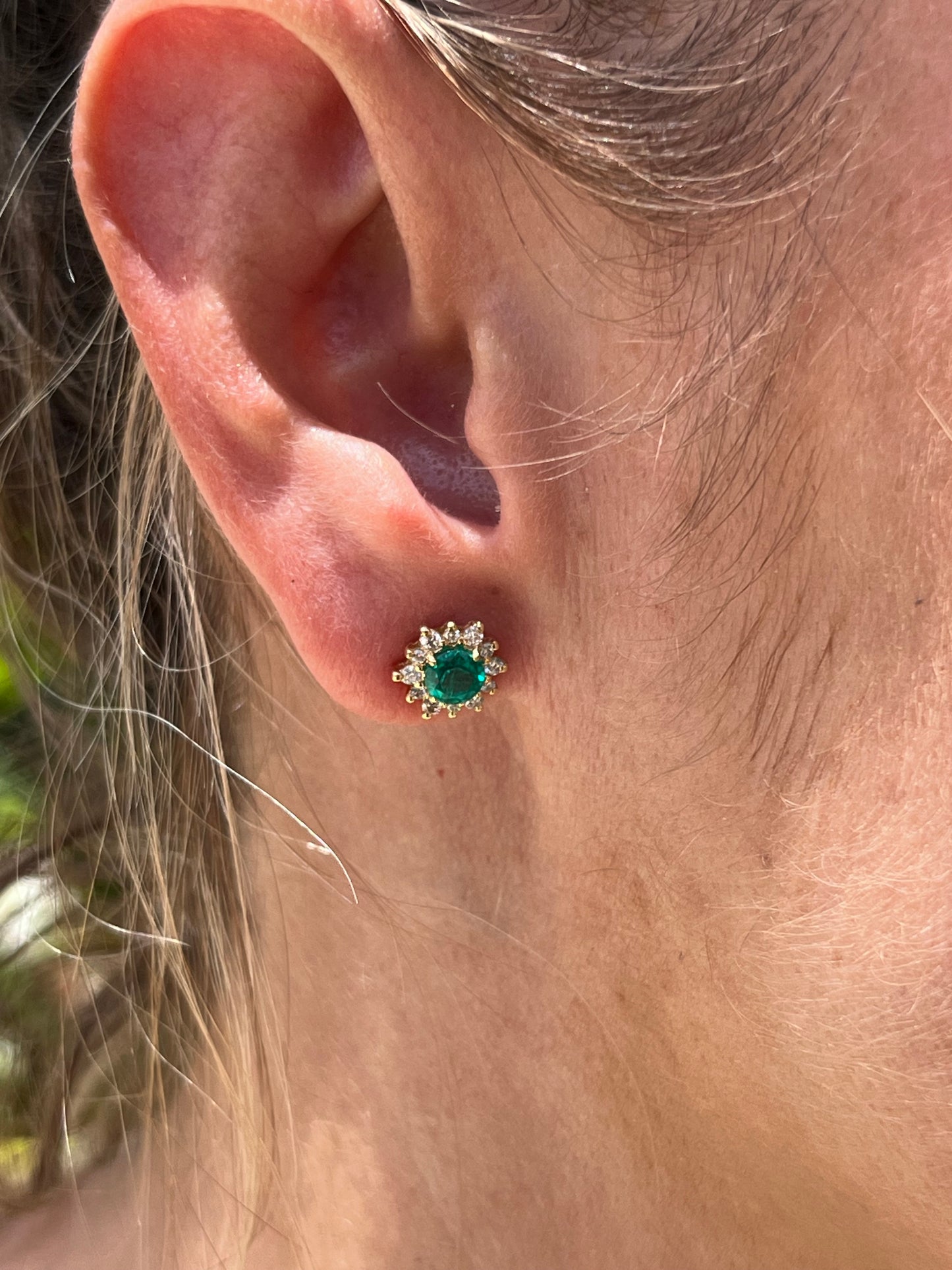 Aretes Flor Esmeralda