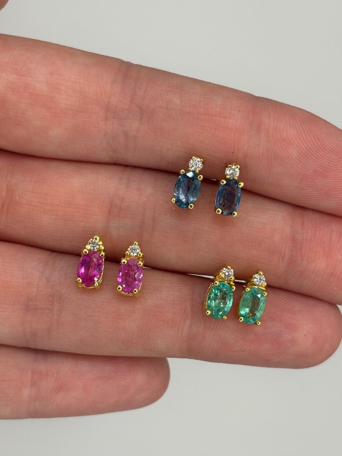 Aretes Vitta