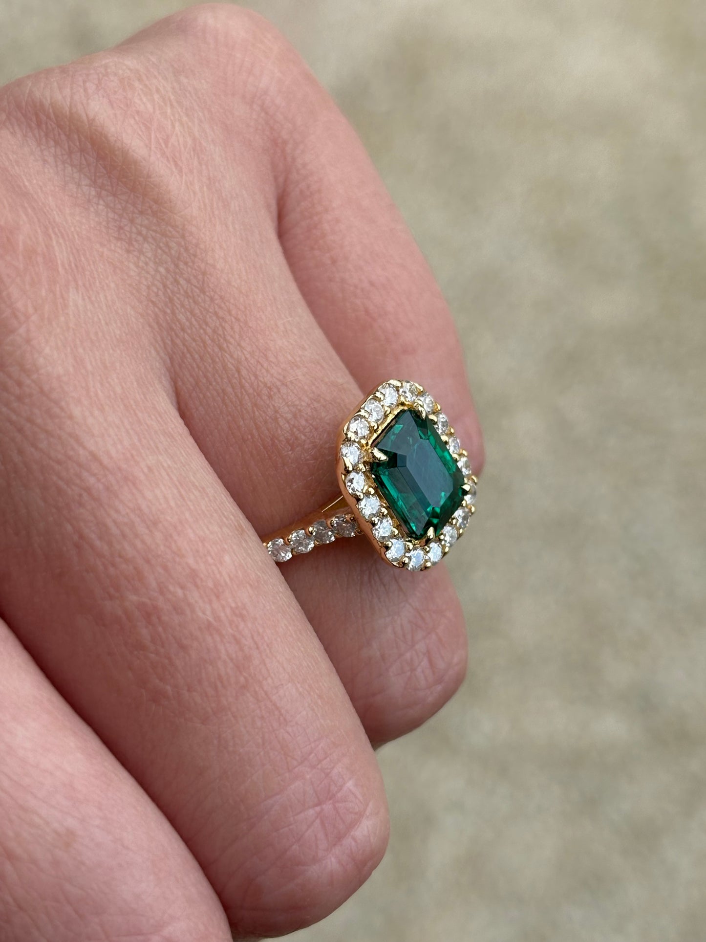 Anillo Chiara