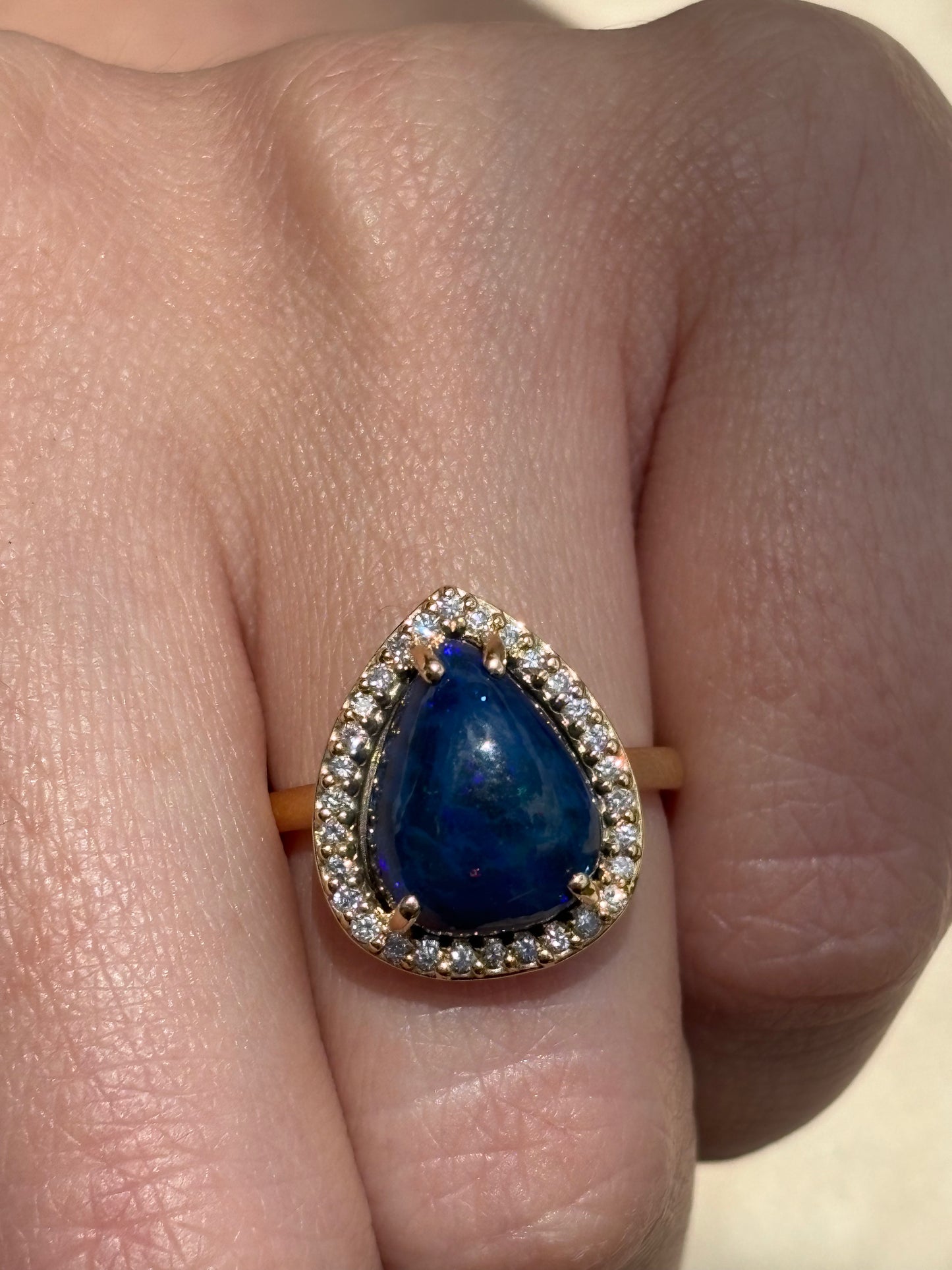 Anillo Opalo Australiano