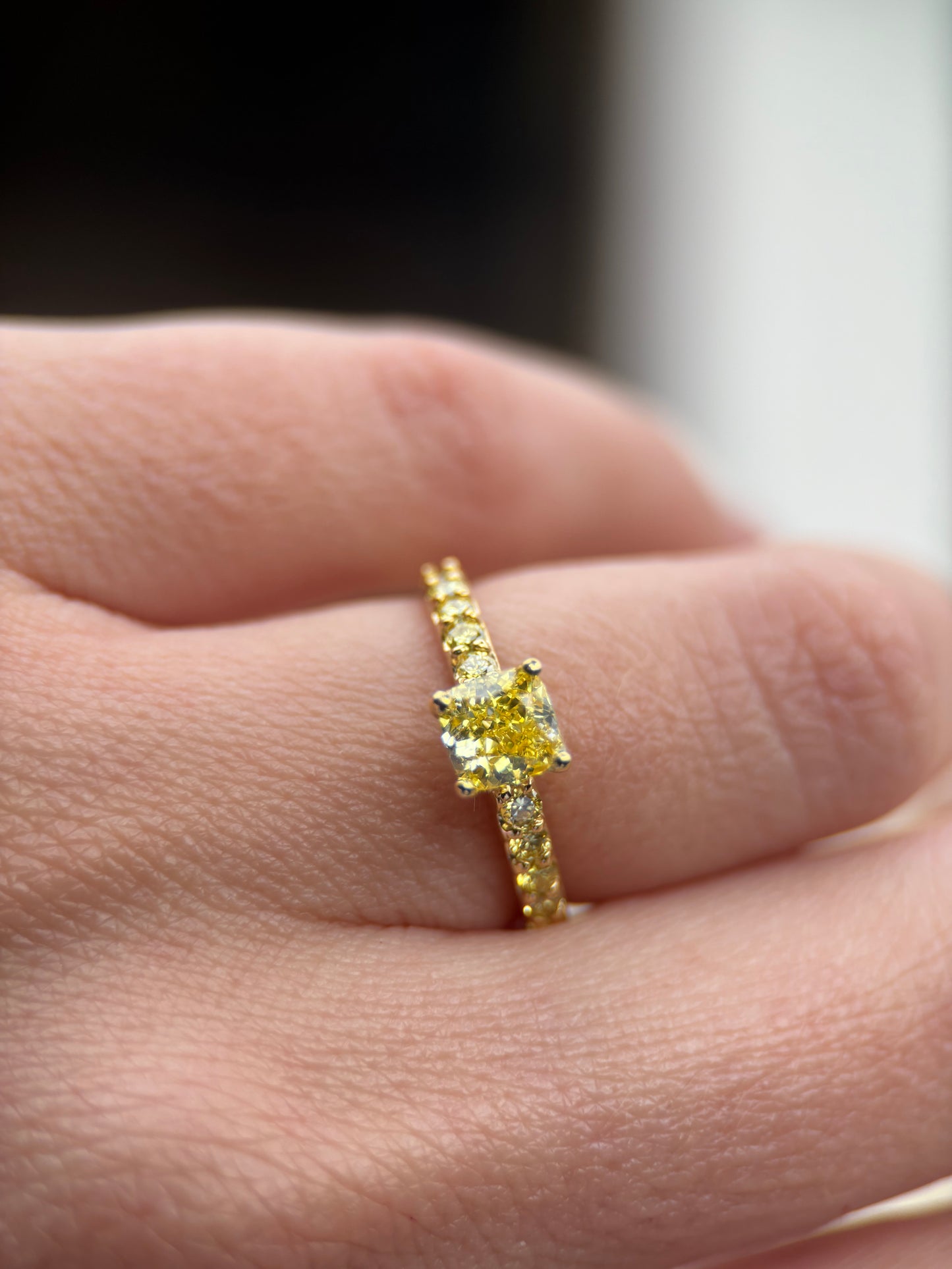 Anillo Giallo