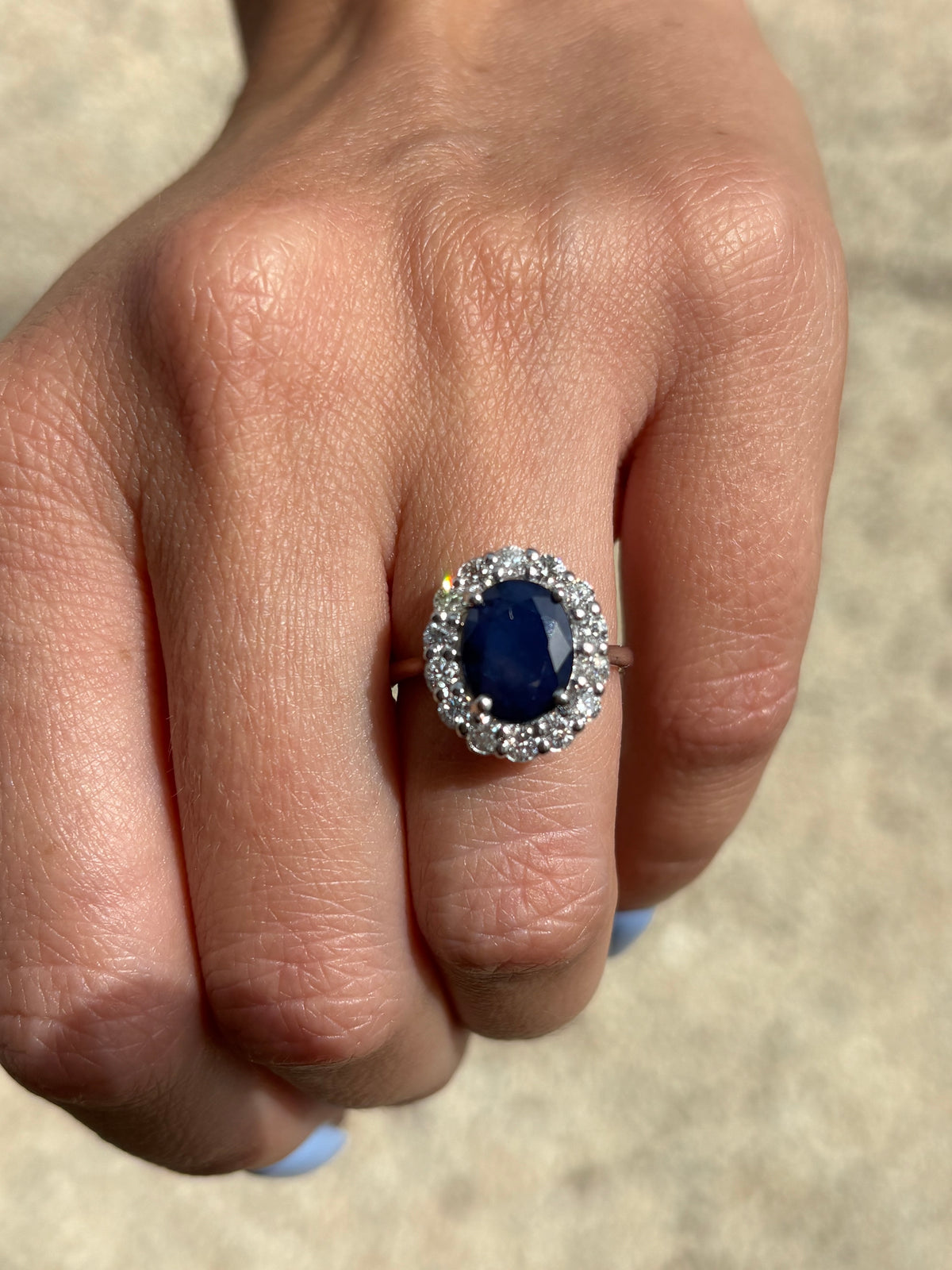 Anillo Diana en Zafiro 10x8 de diamantes en oro de 14K, vista 2 | Emiliana