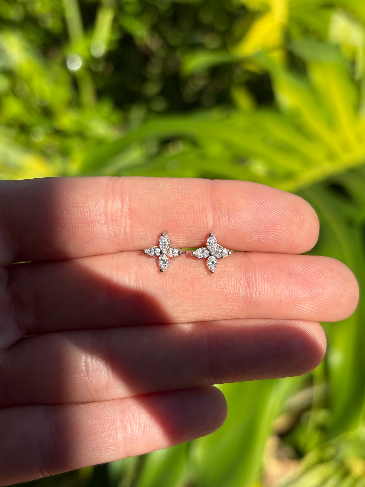 Aretes Flor Diamante