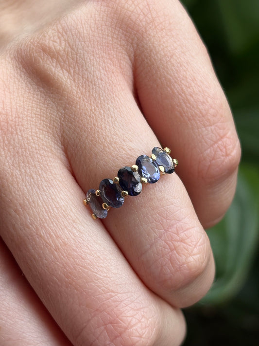 Anillo Iolitas