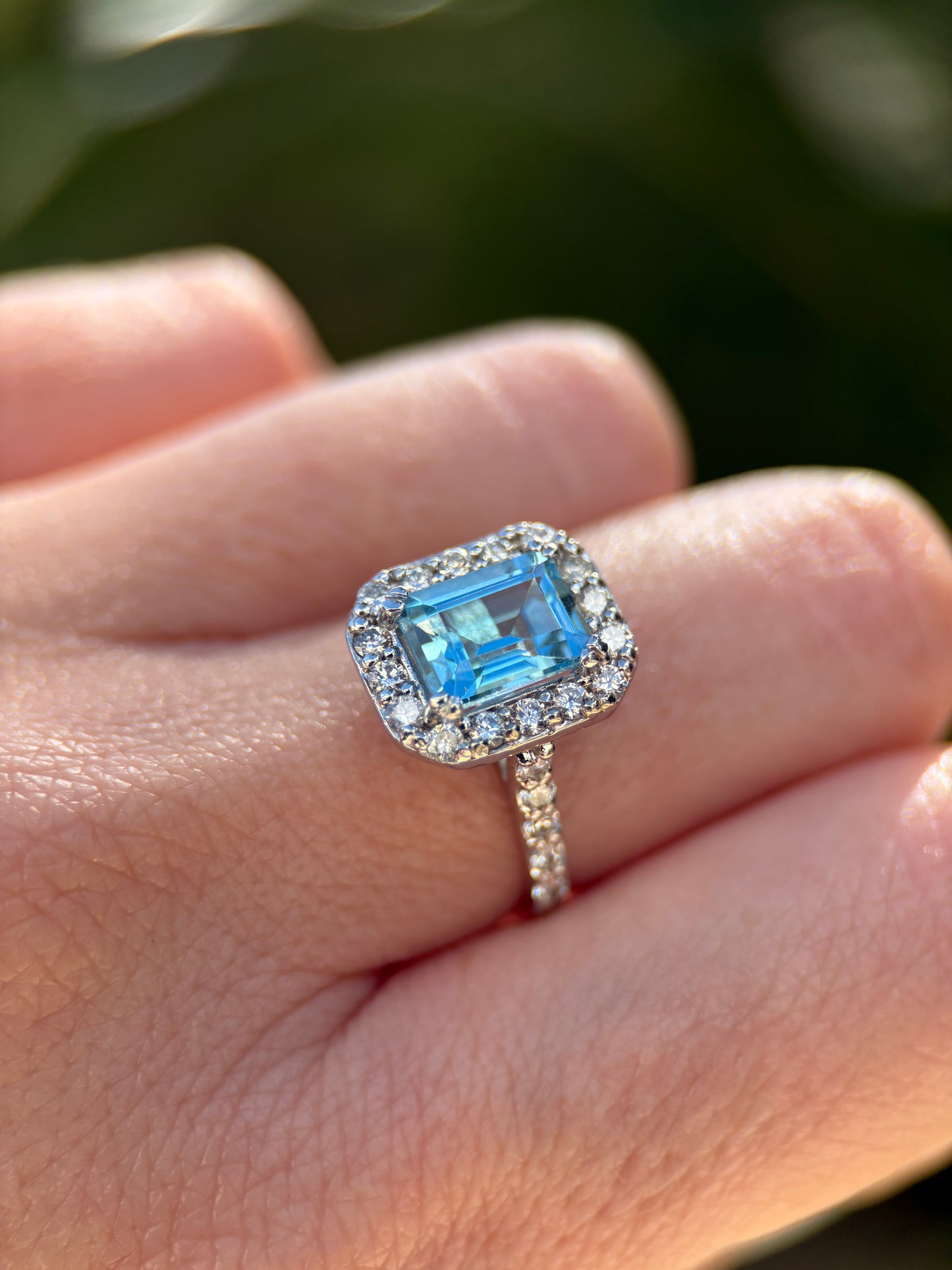 Anillo Capri