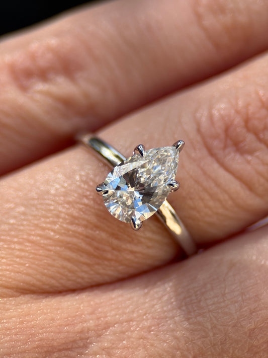 Solitario Pera 1.5 Cts