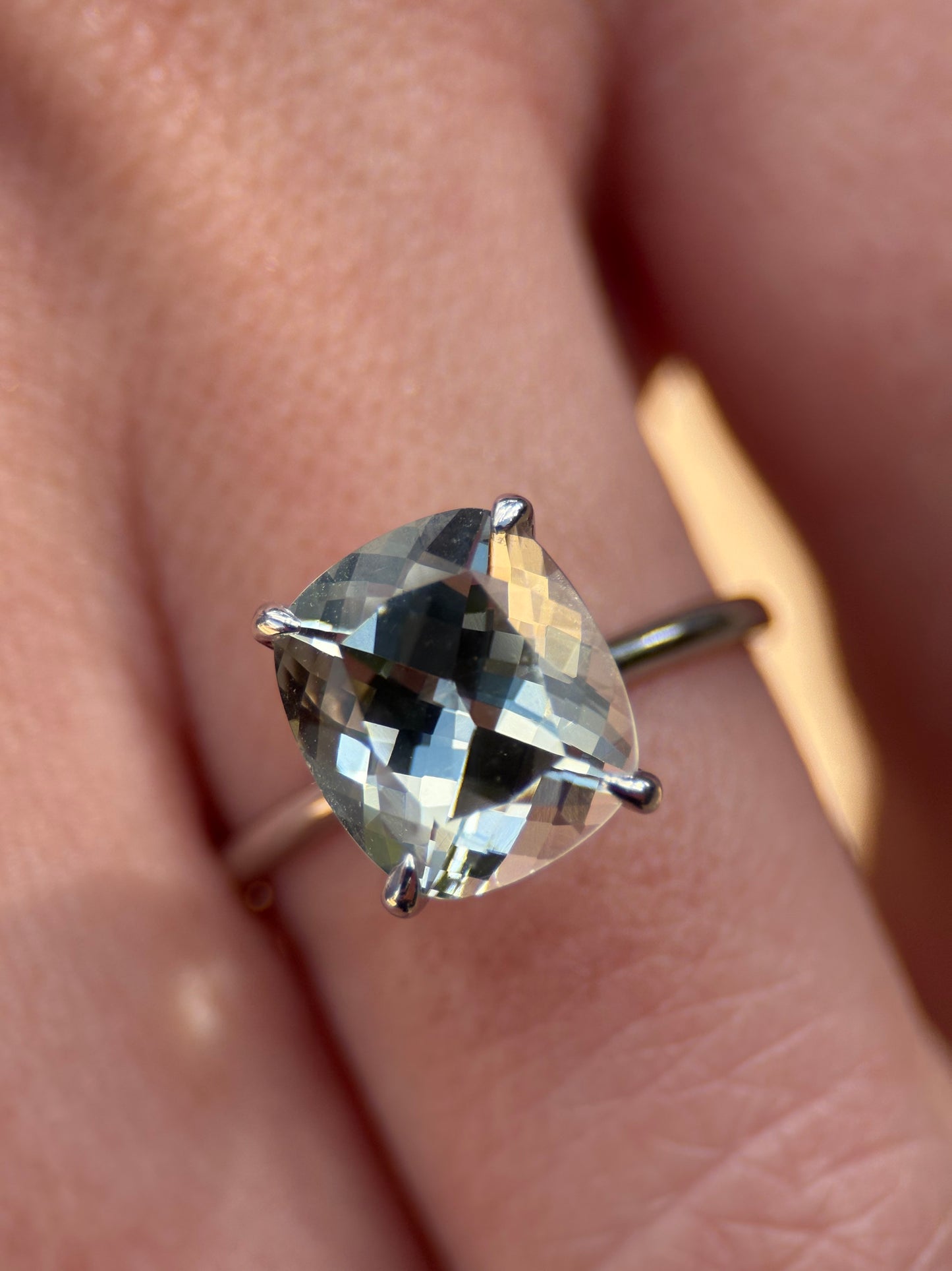 Anillo de Prasiolita