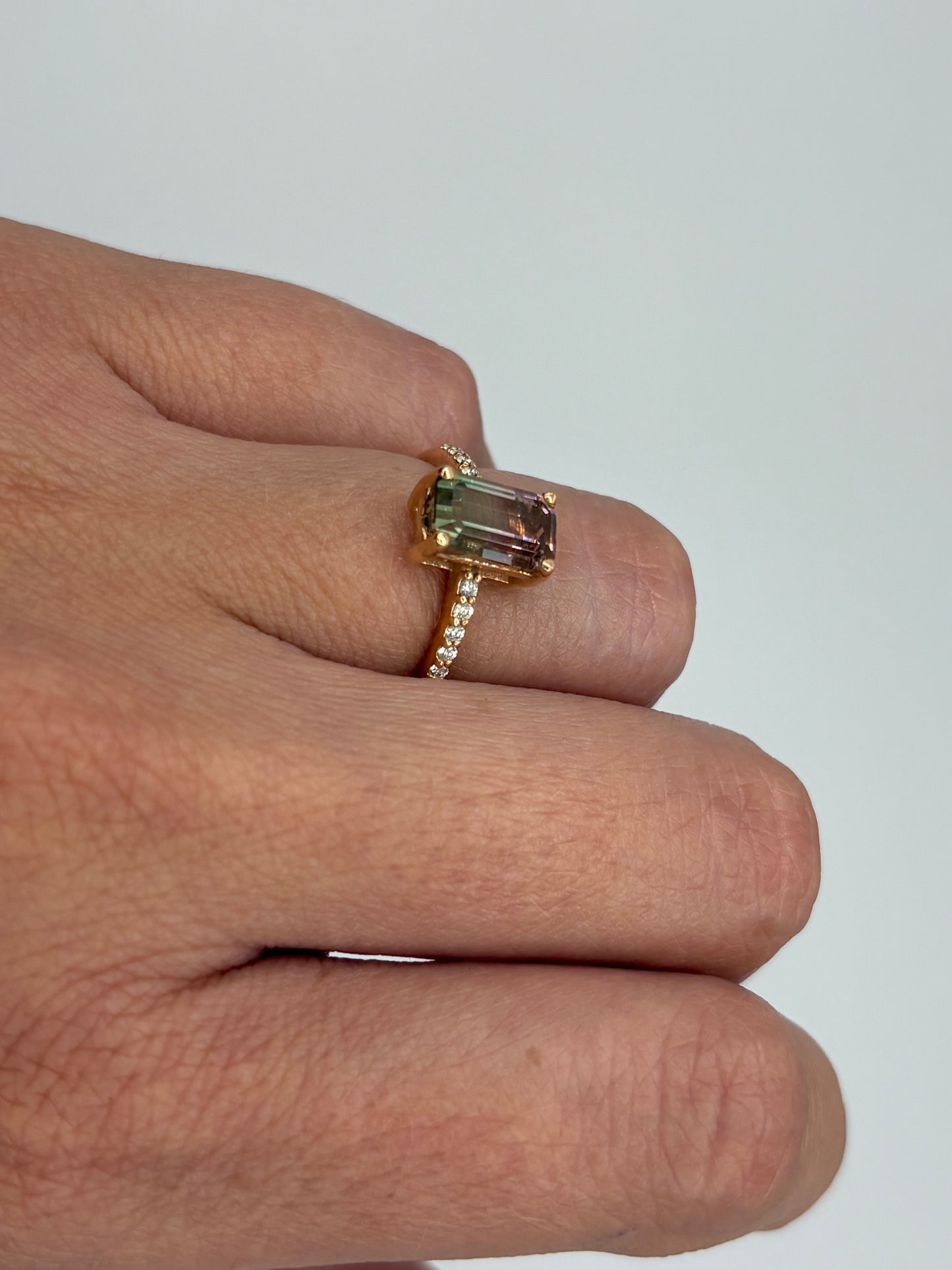 Anillo Turmalina Sandia con Pave