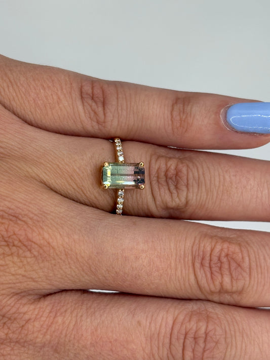 Anillo Turmalina Sandia con Pave