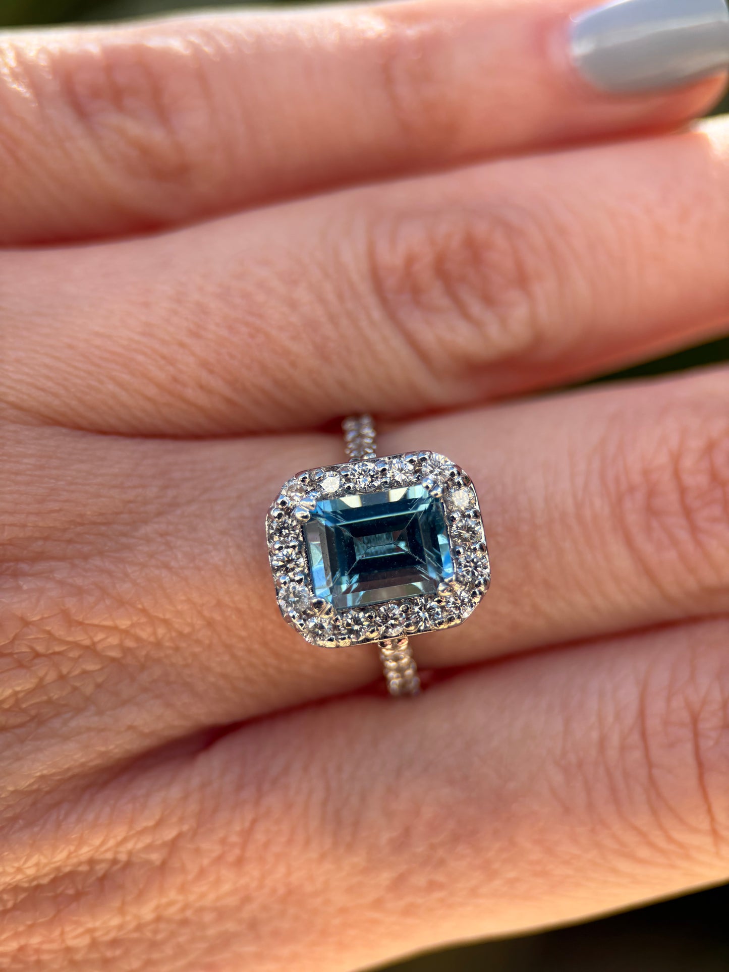 Anillo Capri
