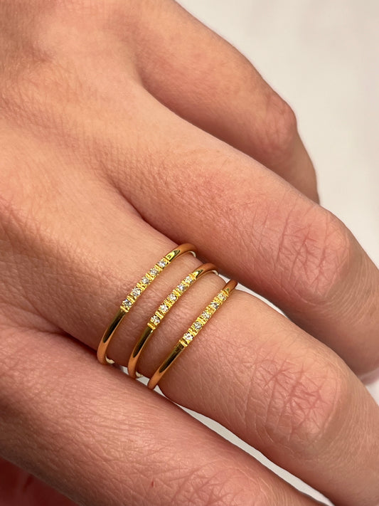 Anillo Liso con Diamantes