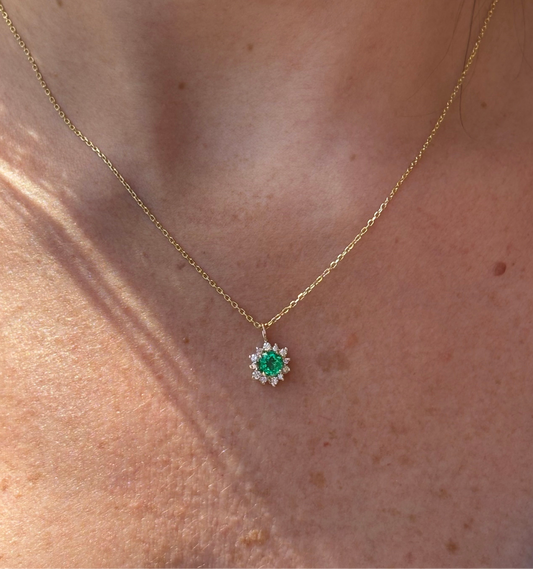 Collar Flor Esmerlada