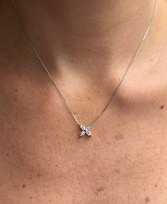 Collar Flor Diamante