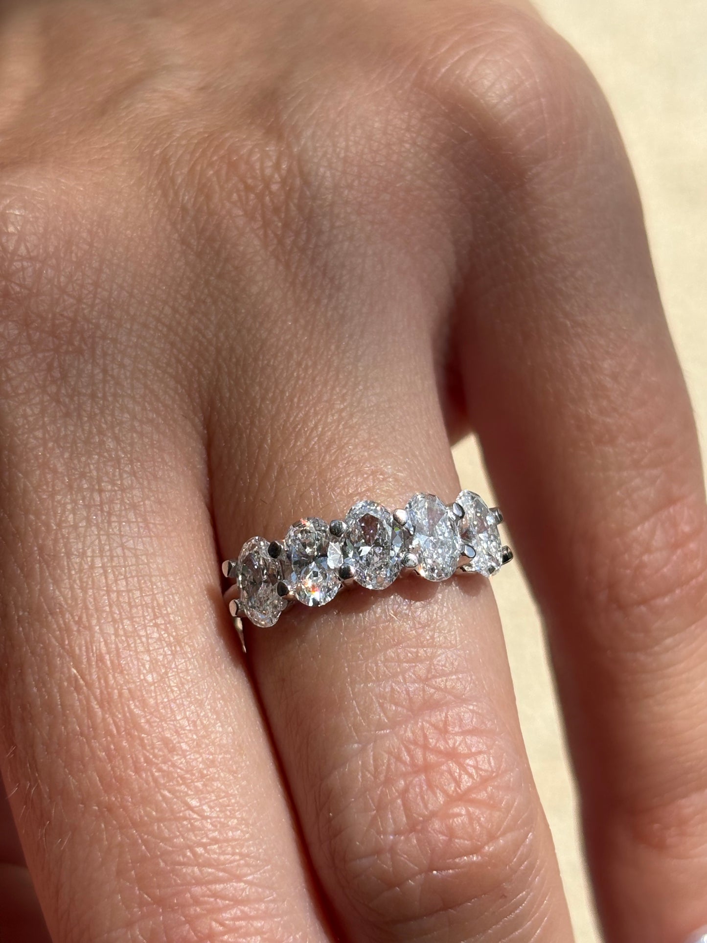 Churumbela de diamantes ovales 1.5 ct – joyería fina en oro de 14K | Emiliana