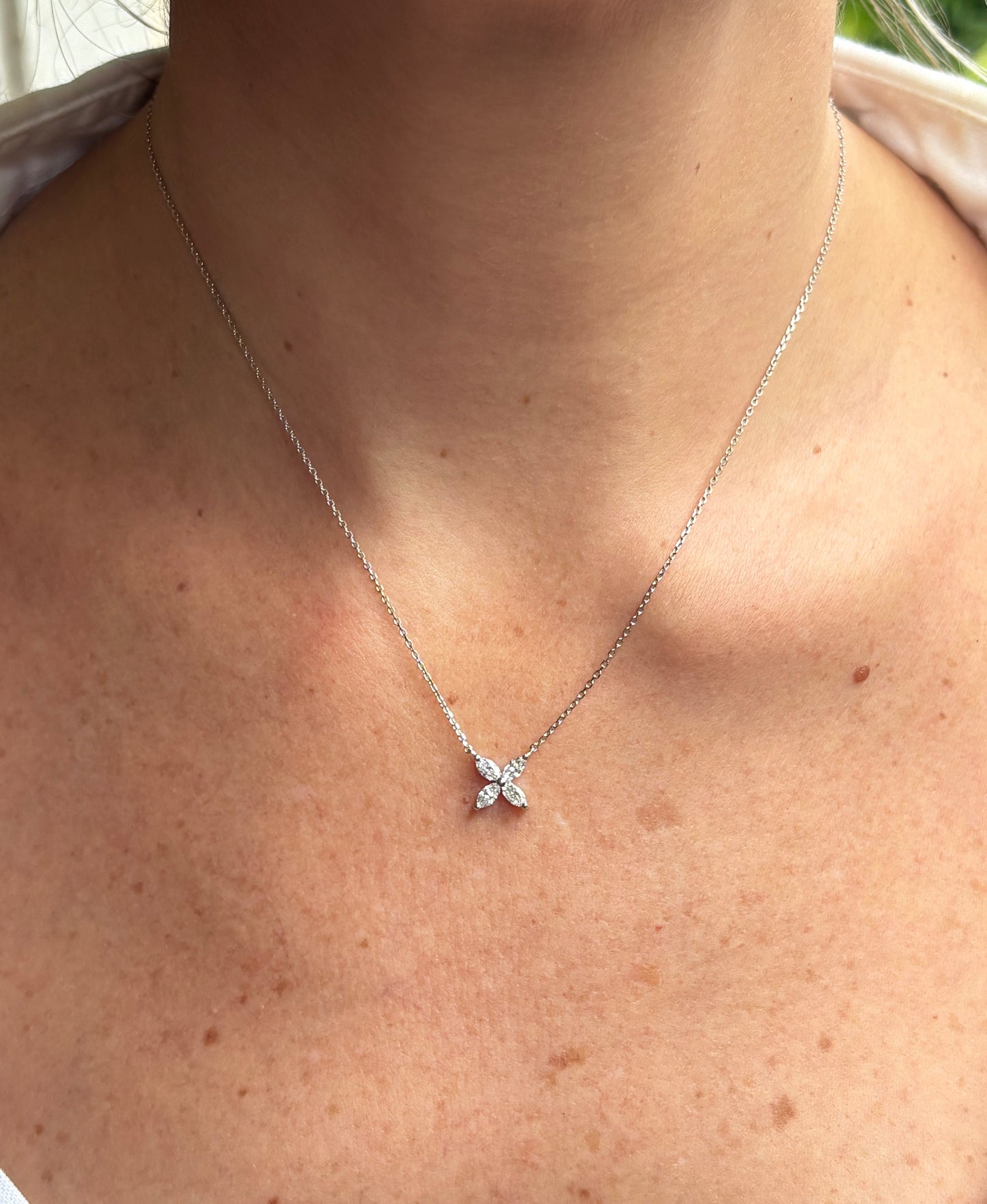 Collar Flor Diamante