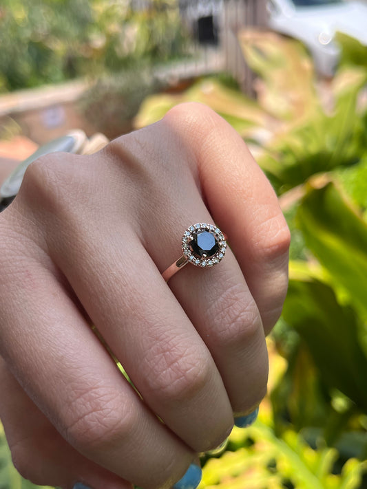 Diamante Negro con Halo