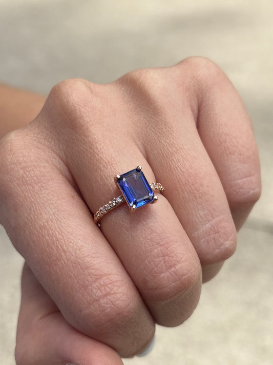 Anillo Tanzanita Pavé