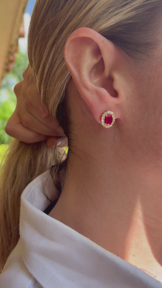 Aretes roseta de rubí medianos